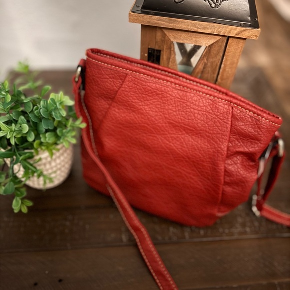 ROSETTI CROSSBODY BAG W/lock - Picture 2 of 4